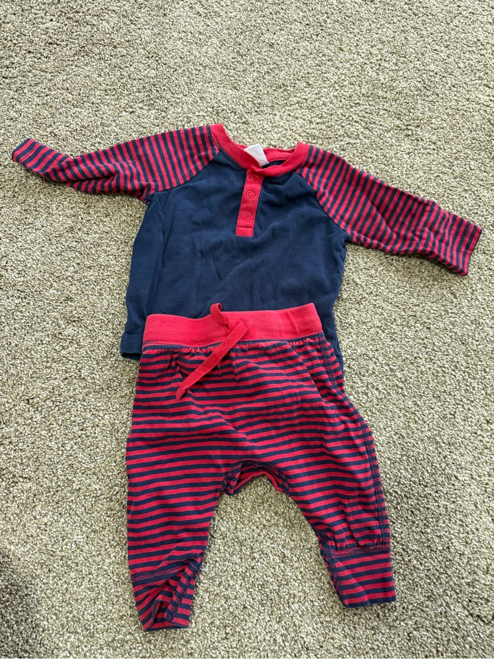 Hanna andersson 3-6 month red and blue Jammie’s
